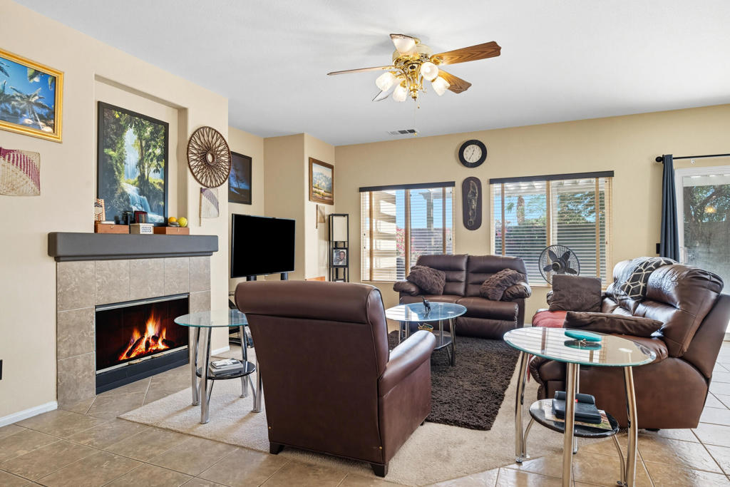 3922 Vista Dunes