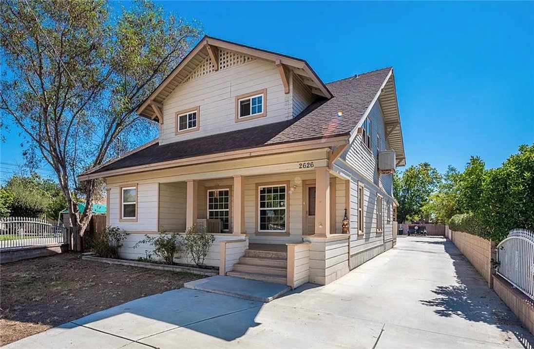 Spacious Craftsman Home Near Downtown Riverside and UCR
This charming Craftsman-style home is in a great location between downtown Riverside and the University of California, Riverside. It features a large front porch, roomy living and dining areas, and a spacious kitchen. There's also a convenient laundry room downstairs.
The home has six bedrooms—two downstairs and four upstairs. The interiors of the property have been recently renovated with new flooring , paint , bathrooms and kitchen.
Outside, enjoy a large cement patio and a detached 2-car garage , which may be converted into an ADU. The property is on a huge 9,500+ sq ft lot.
This home is full of charm and has lots of potential—perfect for a large family or as an investment property.