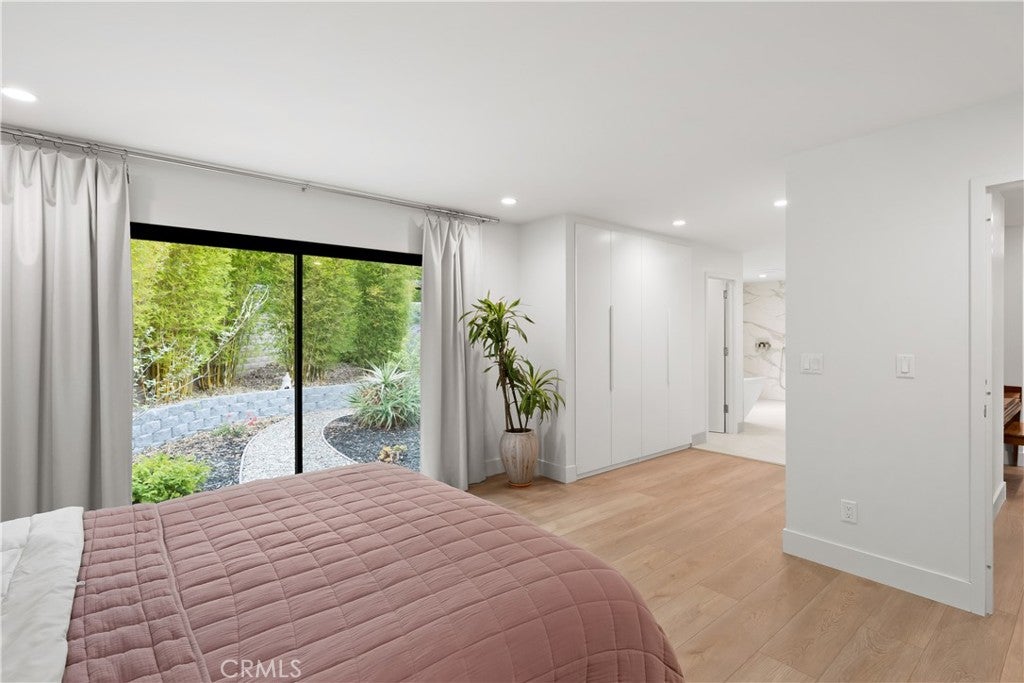 1096 Robin Circle