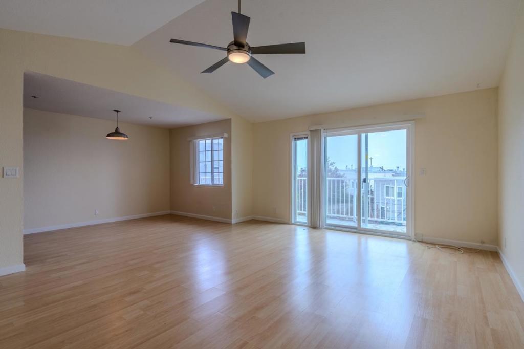 Mission Hills Located in Daly City but near the border of San Francisco. Beautiful 1055 SF condo with a view. Light and bright. Updated kitchen and bath with granite counters. Two bedrooms, one and a half bath. 2 car parking. Washer and dryer in unit.