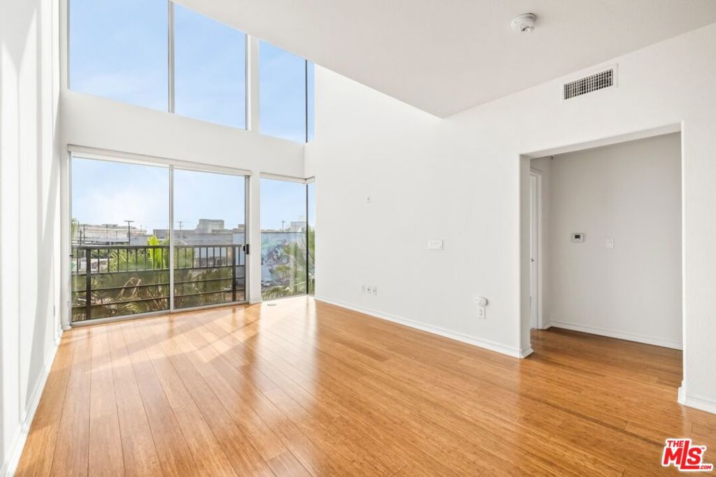 629 Traction Avenue 403