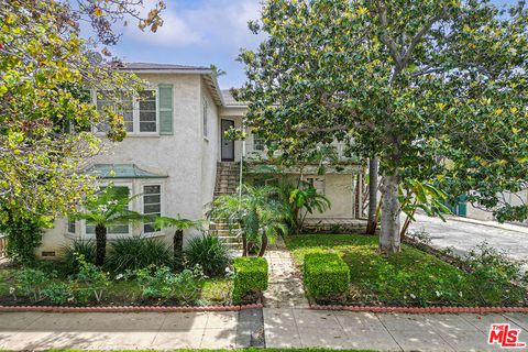 Photo of 10374 Ashton Avenue, Los Angeles, CA 90024 (MLS # 26673301)