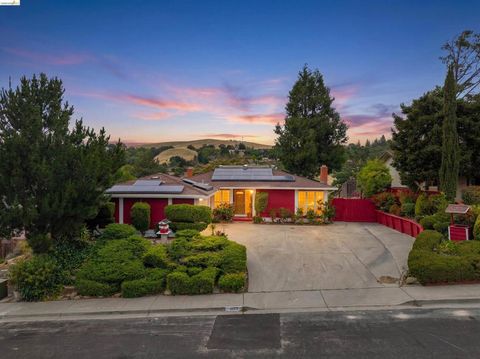 Photo of 2625 Alhambra Way WAY, Pinole, CA 94564 (MLS # 41139432)