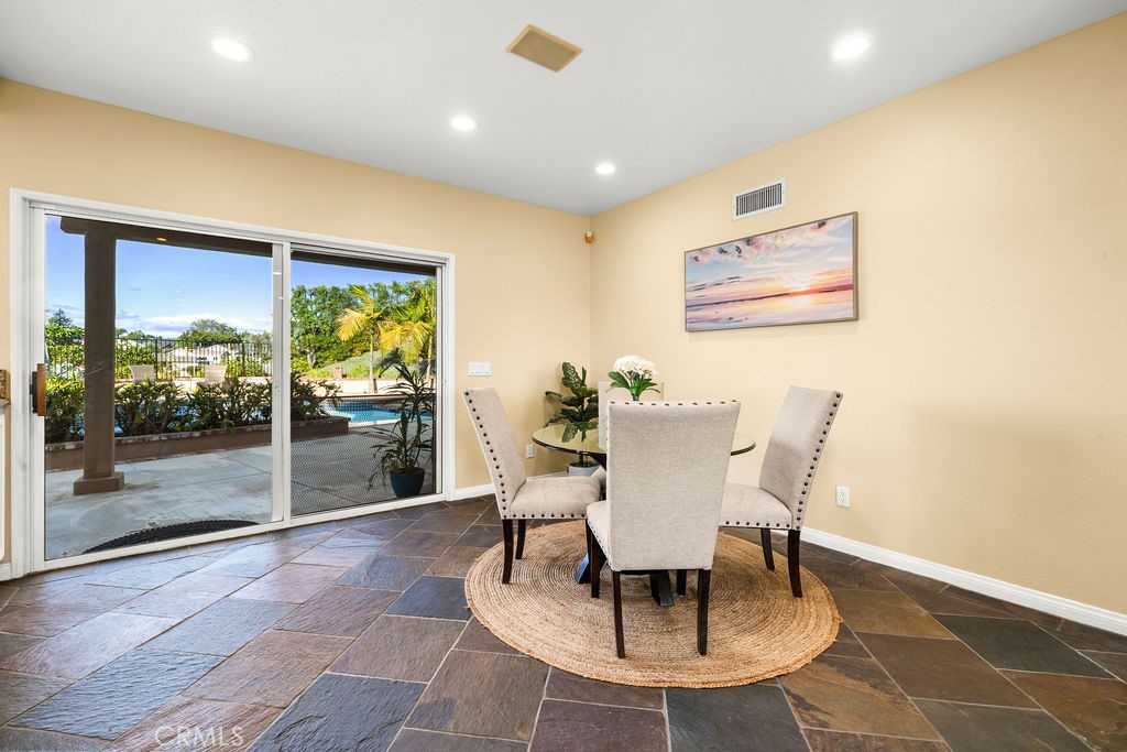 25161 Via Bajo Cerro