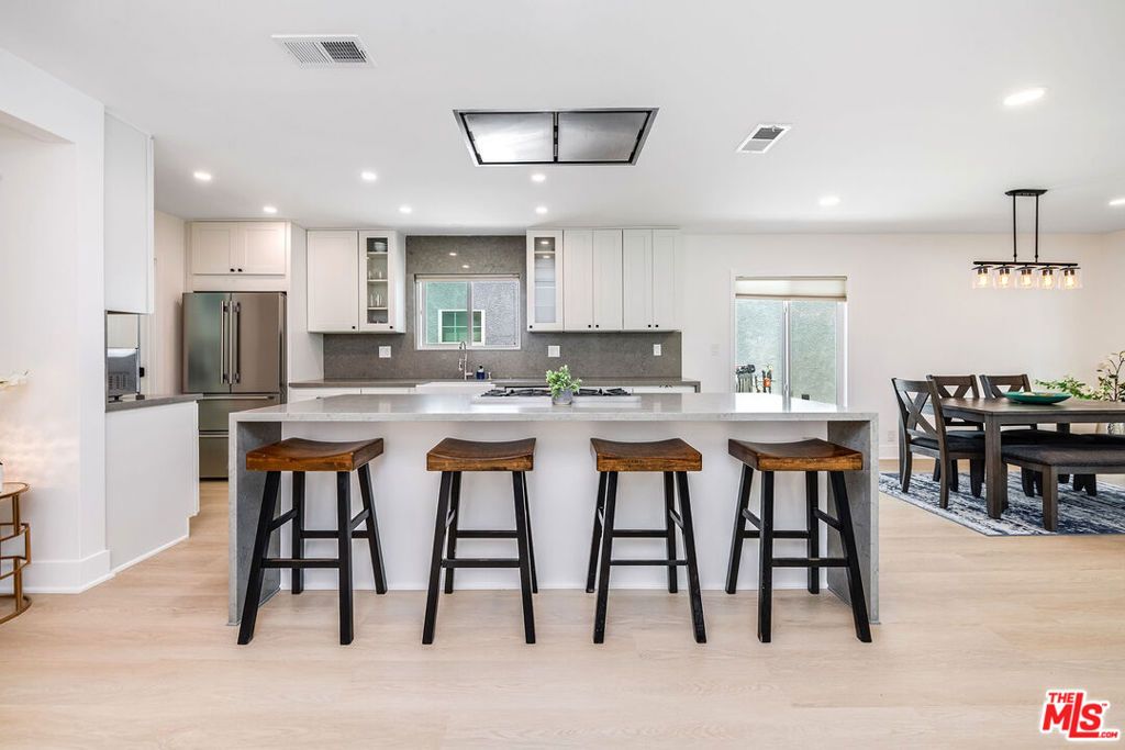Photo of 11415 Mcdonald Street, Culver City, CA 90230 (MLS # 25533051)