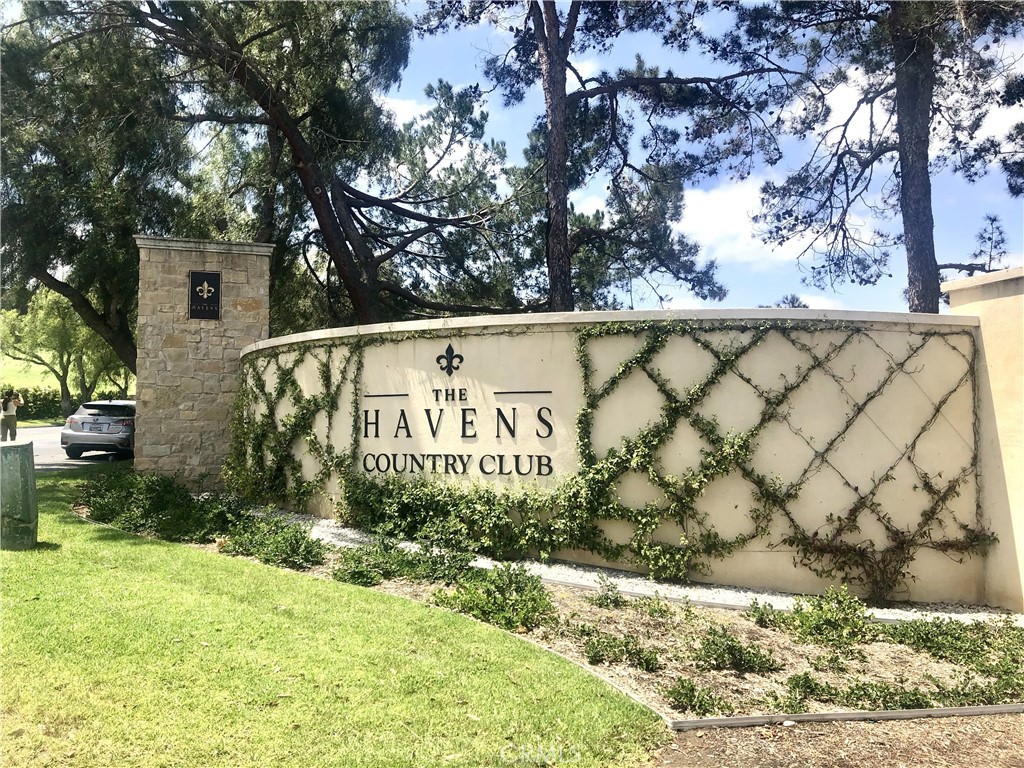 2238 Vista Valley Lane