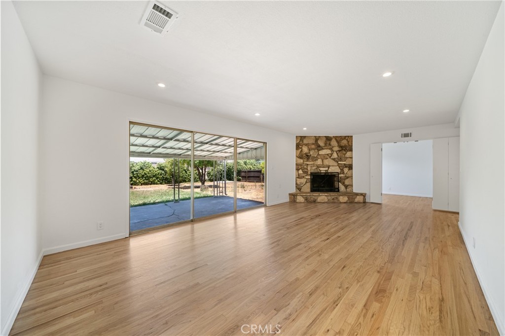 1625 Victoria Drive