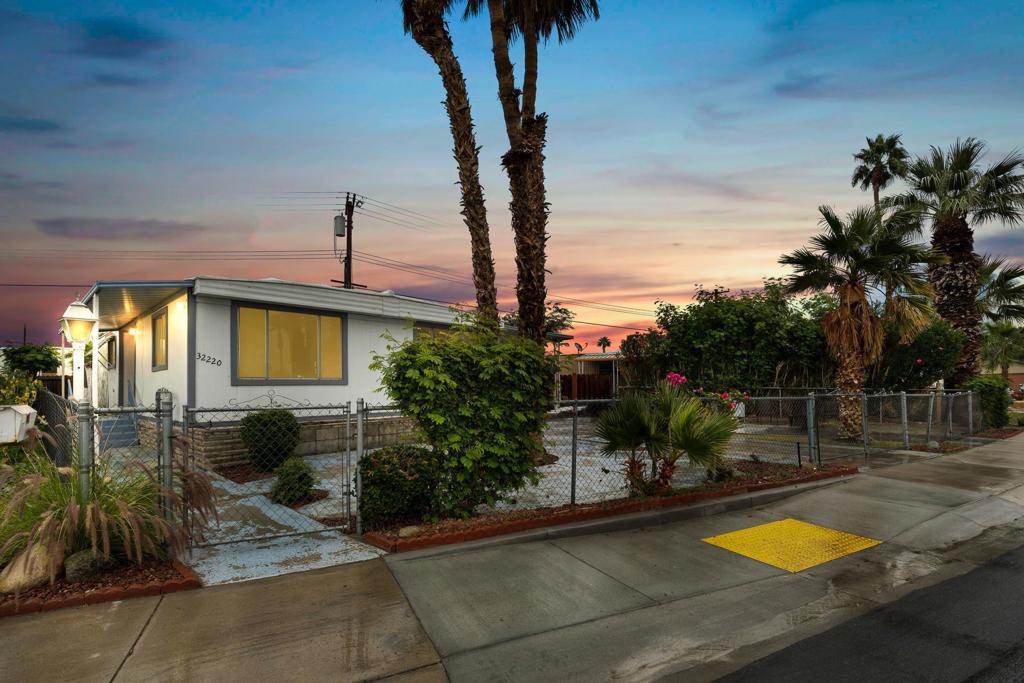 Tri Palm Estates - Manufactured In Park