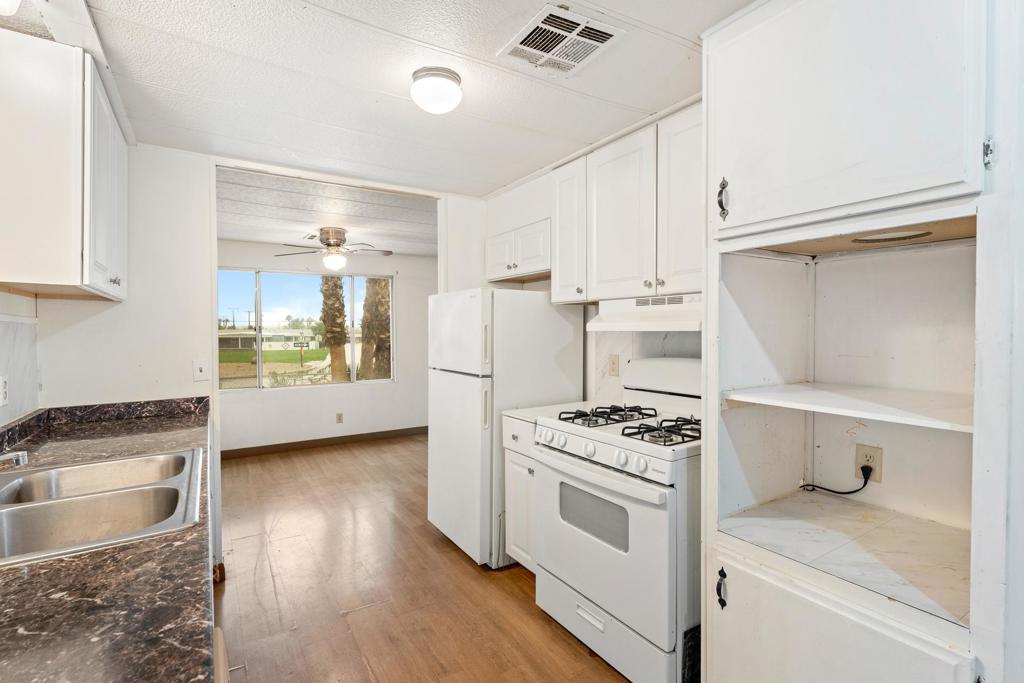 Tri Palm Estates - Manufactured In Park