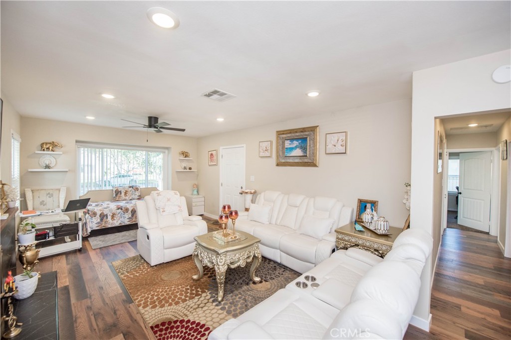 2803 Ladera Road