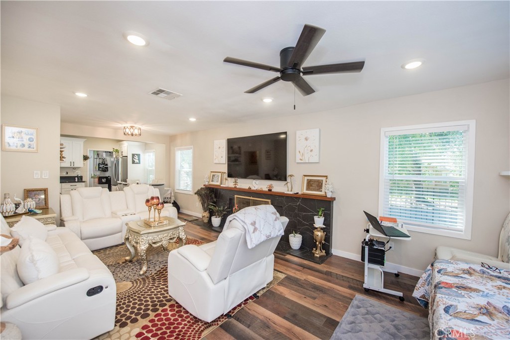 2803 Ladera Road