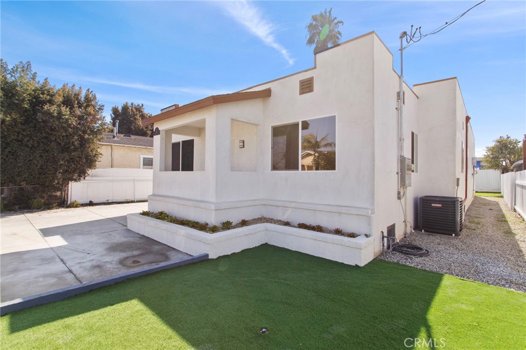 2 Units-Single family and New ADU Welcome to a truly unique and versatile property offering the best of Los Angeles living. This fully remodeled home includes a spacious 3-bedroom, 2-bathroom main house and a detached, income-producing 2-bedroom, 2-bathroom ADU. Perfectly positioned near the exciting new Intuit Dome and the world-famous SoFi Stadium, this is an investment and lifestyle opportunity that can't be matched.
The main residence (appx 1,316 sq ft) is a sanctuary of modern design. Step into a bright, open living space with chic laminate flooring and elegant recessed lighting. The kitchen is a hub of style and function, featuring brand-new stainless steel appliances and sleek countertops. The primary suite is a private retreat with a large walk-in closet and a luxurious ensuite bathroom. Comfort and efficiency are paramount, with central AC/heating and dual-pane windows. The detached ADU (appx 823 sq ft) offers an ideal solution for rental income, a guest house, or multi-generational family. This fully independent unit includes its own stylish kitchen, a mini-split AC/heating system, and separate gas and electric. The low-maintenance backyard with artificial turf provides a serene and private space. With seamless access to the Hollywood Park Entertainment District, major freeways, and a short drive to LAX and the beach, this property is the perfect blend of luxury, convenience, and financial potential.