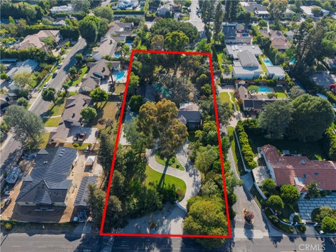 Photo of 5255 Amestoy AVE, Encino, CA 91316 (MLS # SR26136809)