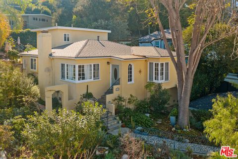 Photo of 11316 Sunshine Terrace, Studio City, CA 91604 (MLS # 26634515)