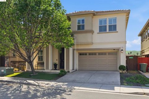 Photo of 72 Greystone Pl Pl, Pittsburg, CA 94565 (MLS # 41124918)