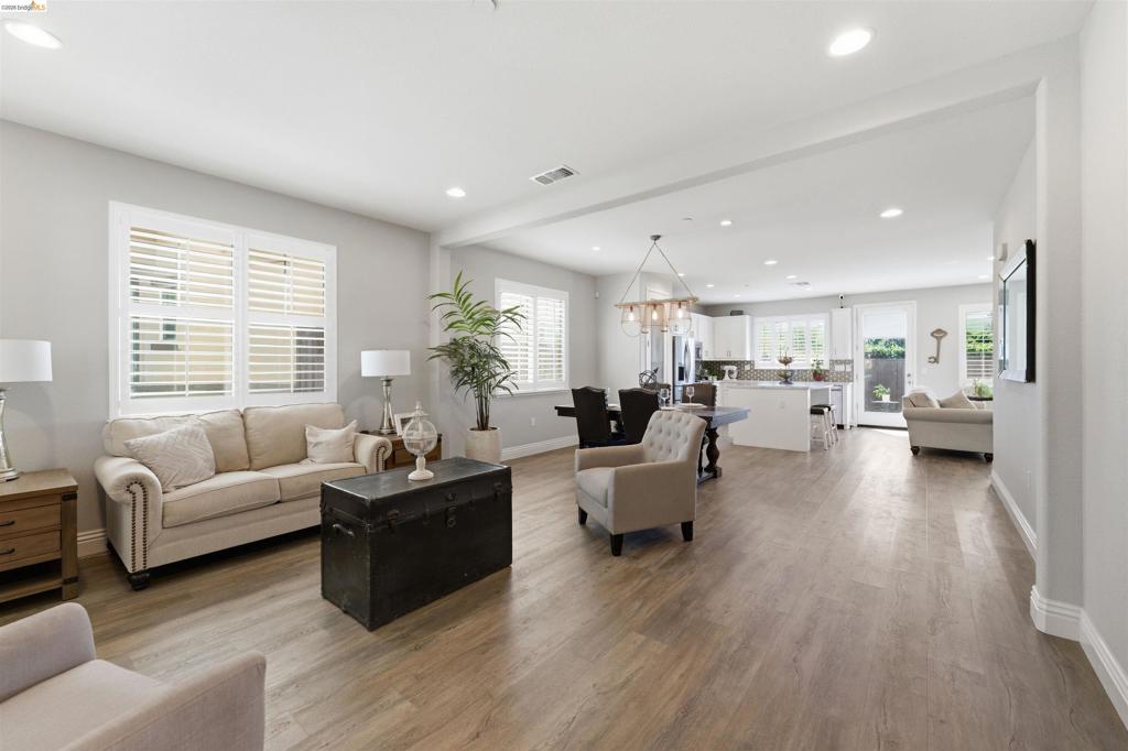 72 Greystone Pl