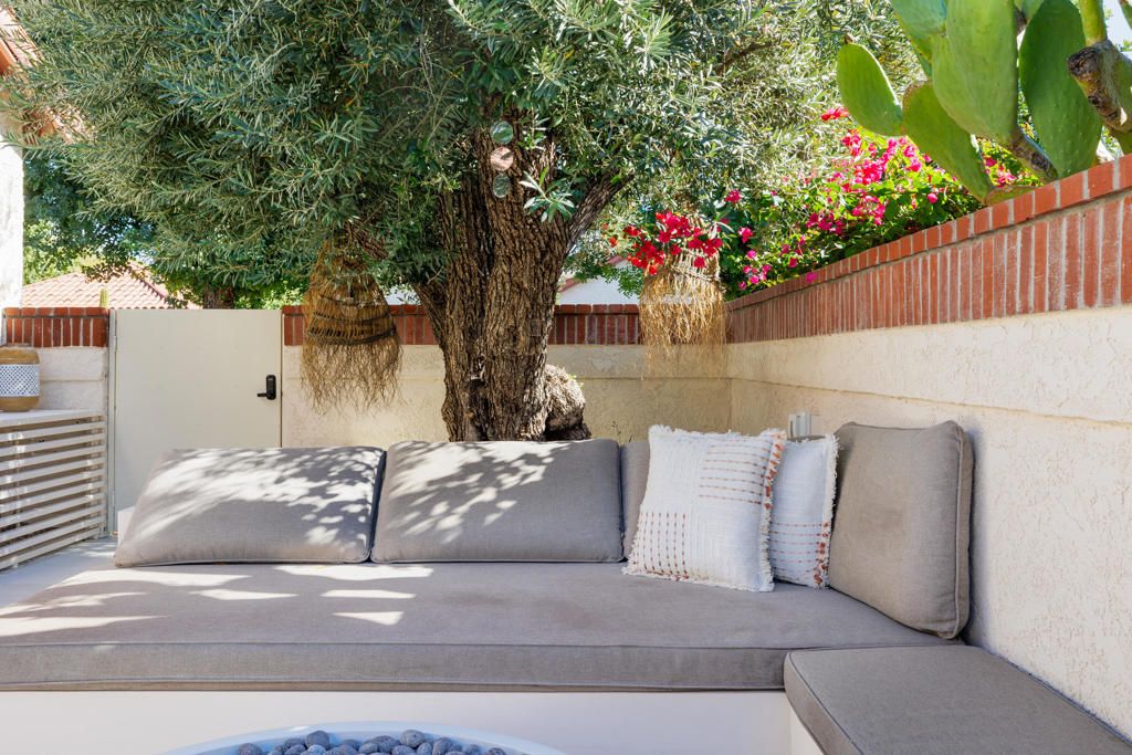 Photo of 105 Avellino Circle, Palm Desert, CA 92211 (MLS # 219141849DA)