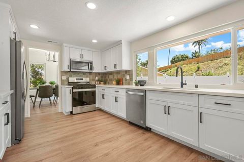 16513 Calle Ana Poway CA 92064