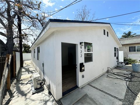 Photo of 922 E Lanzit Avenue, Los Angeles, CA 90059 (MLS # DW26031346)