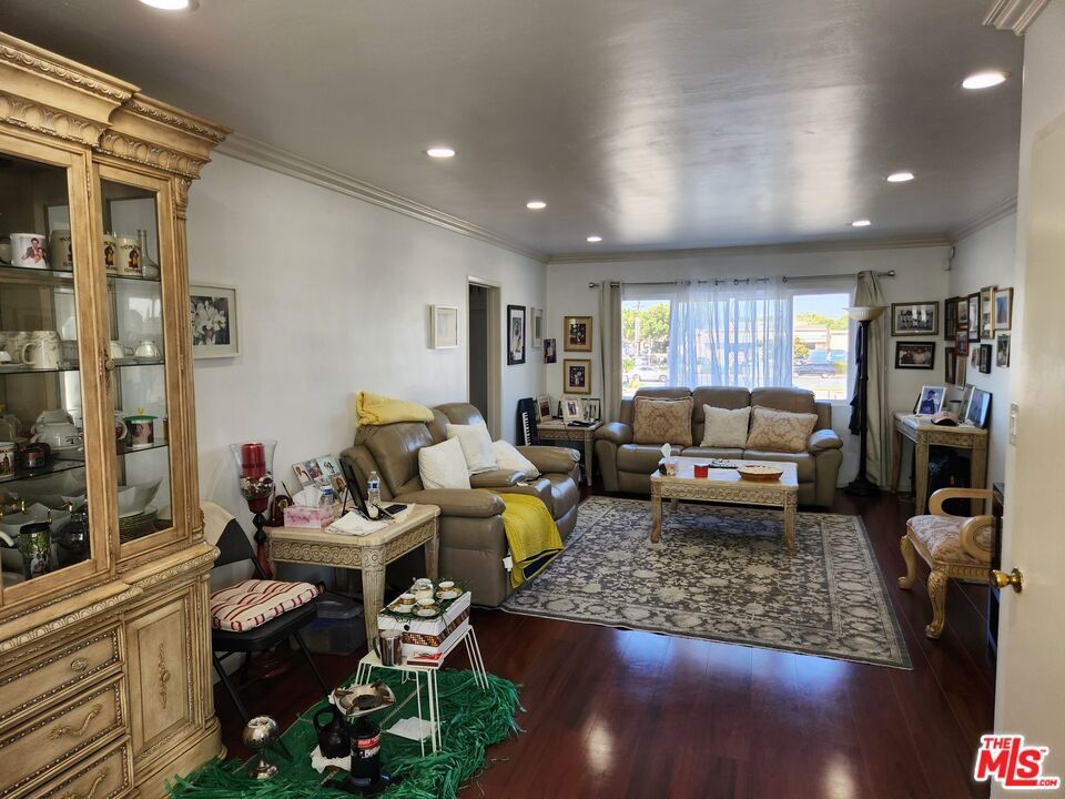 216 S Inglewood Avenue