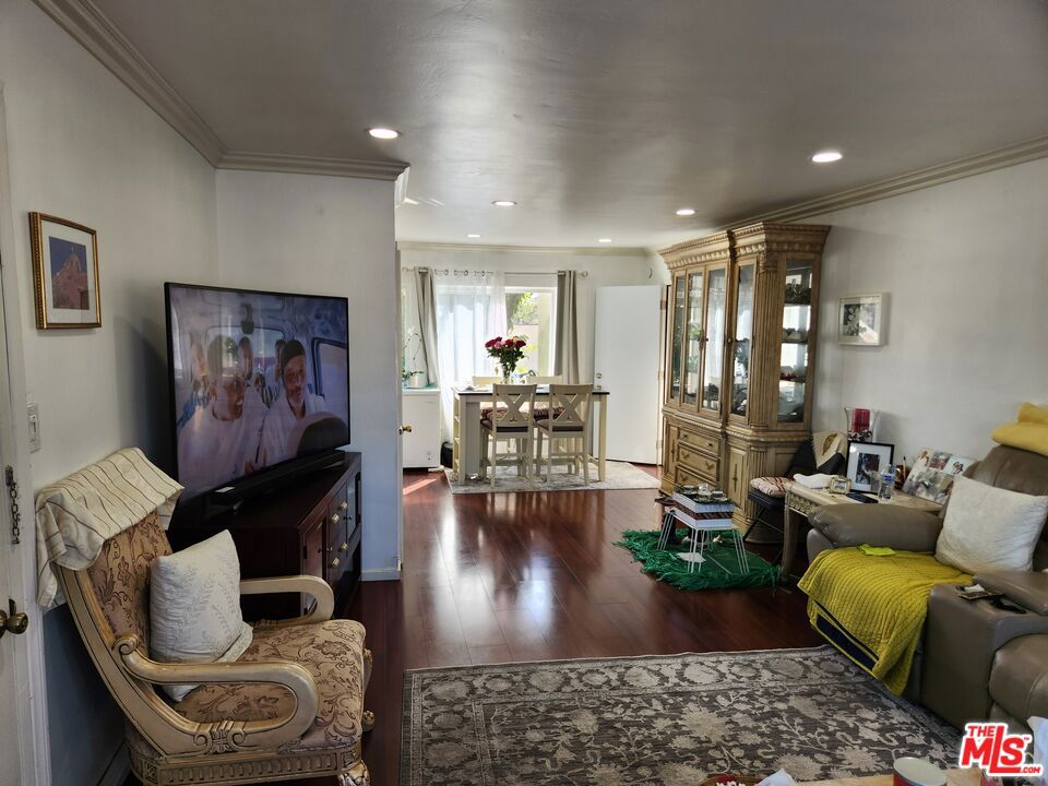 216 S Inglewood Avenue