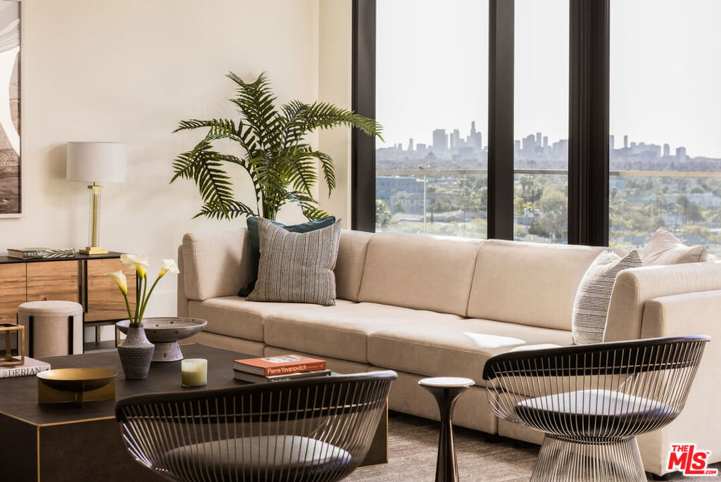 8420 W Sunset Boulevard 802