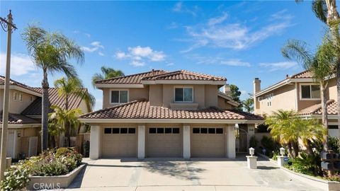 Photo of 518 S Laureltree Dr, Anaheim Hills, CA 92808 (MLS # OC26151357)