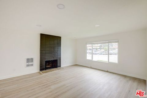 Tiny photo for 1211 Beryl St #A, Redondo Beach, CA 90277 (MLS # 25579983)