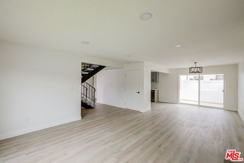 Tiny photo for 1211 Beryl St #A, Redondo Beach, CA 90277 (MLS # 25579983)