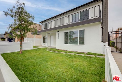 Tiny photo for 1211 Beryl St #A, Redondo Beach, CA 90277 (MLS # 25579983)