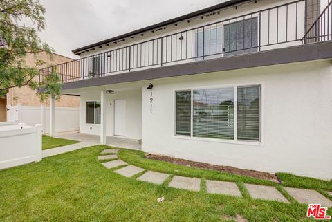 Photo of 1211 Beryl St #A, Redondo Beach, CA 90277 (MLS # 25579983) Photo of 1211 Beryl St #A, Redondo Beach, CA 90277 (MLS # 25579983)