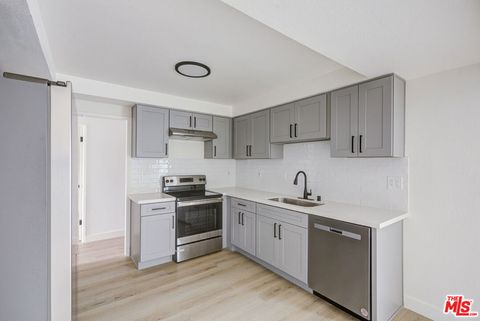 Tiny photo for 1211 Beryl St #A, Redondo Beach, CA 90277 (MLS # 25579983)