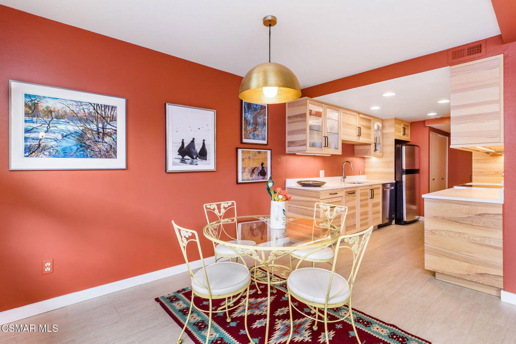 8828 Pershing Drive 112