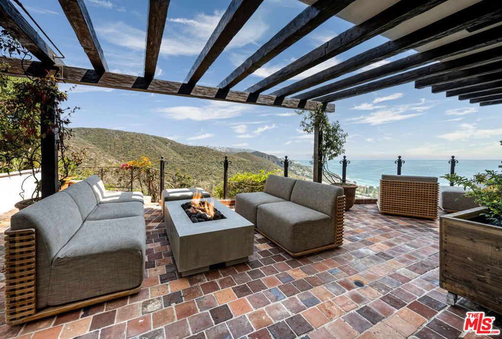 Photo of 791 Nyes Place, Laguna Beach, CA 92651 (MLS # 25576465)