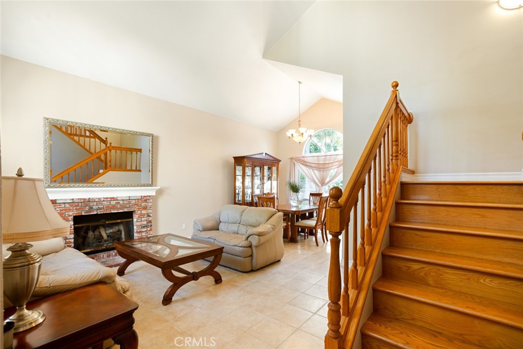 2424 Norte Vista Drive