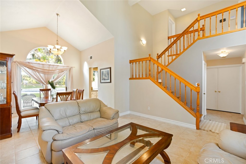 2424 Norte Vista Drive