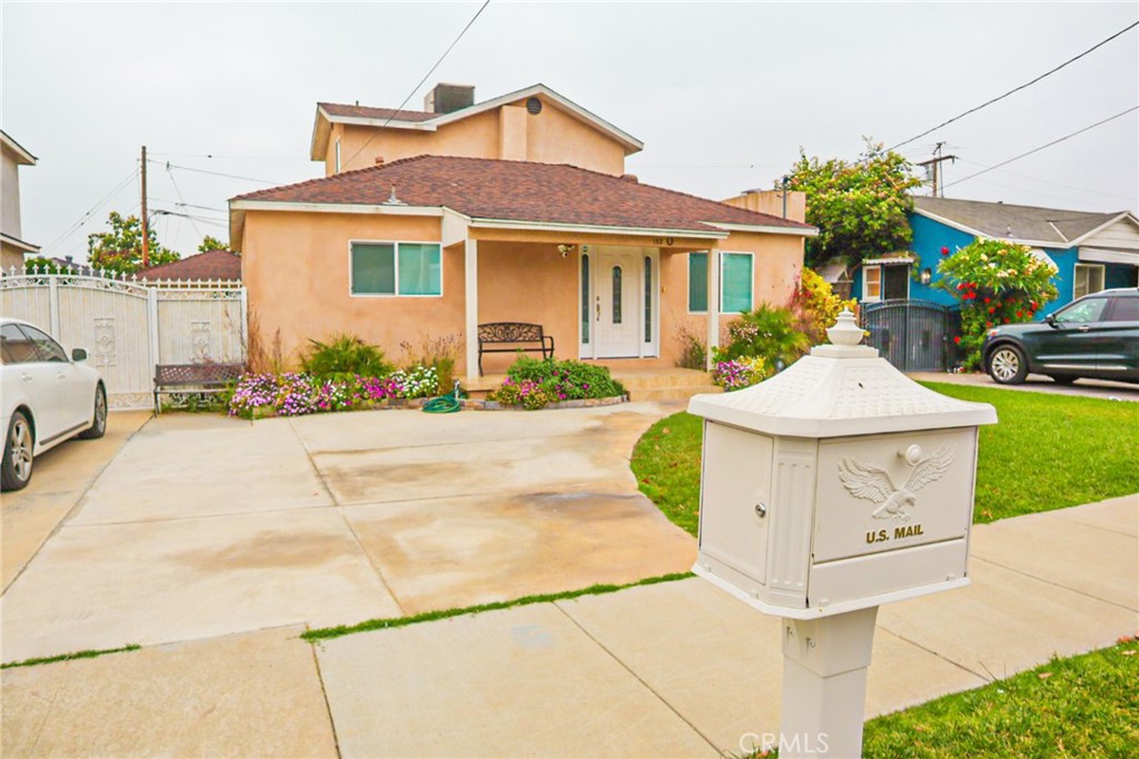 Charming Home in Montebello
Welcome to 132 Mountain View Ave, a delightful residence nestled in the serene neighborhood of Montebello, CA 90640. This charming home offers a perfect blend of classic appeal and modern comfort, making it an ideal choice for families and professionals alike. The property has 3 bedrooms and 2 bathrooms, 1793 sft, on 5883 sft lot. The house includes all appliances, including Samsun Refrigerator, Oven, Hood, Microwave, Wine cooler, TV, Bose Surround Sound, Washer and Dryer And Sofas.
"Utilities (water, power, internet, gas) are paid by the housing provider and rebilled to the tenant at a flat monthly rate."