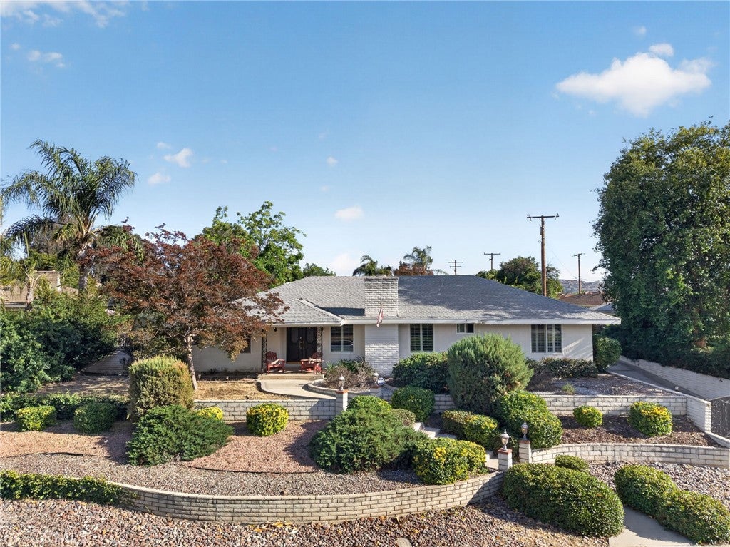 2859 Vista Way