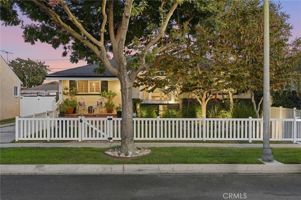 Lakewood Park/South of Del Amo (LSD) - Residential