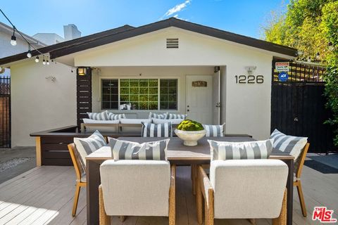 Photo of 1226 Chelsea Avenue, Santa Monica, CA 90404 (MLS # 26645517)