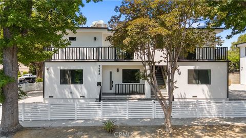 Photo of 7433 Ranchito Avenue, Van Nuys, CA 91405 (MLS # BB25223189) Photo of 7433 Ranchito Avenue, Van Nuys, CA 91405 (MLS # BB25223189)