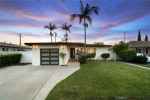 2009 Carfax Avenue Long Beach CA 90815