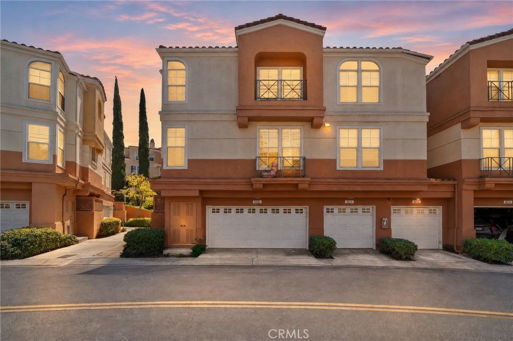 8086 E Venice