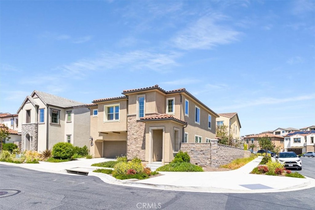 1901 Aliso Canyon Drive