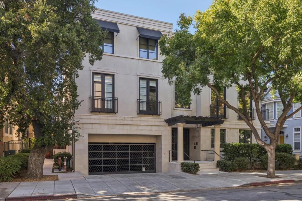 320 Bryant Street