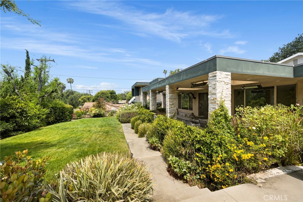 1829 Hill Drive