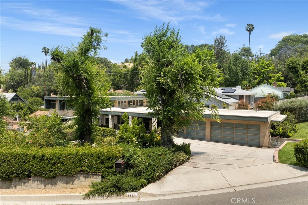 1829 Hill Drive