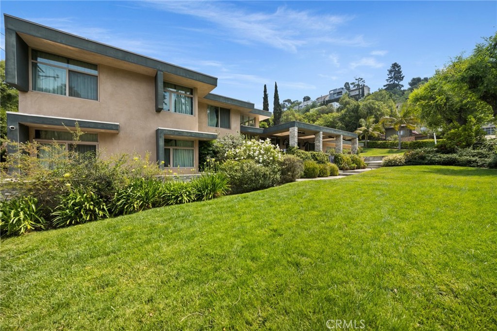 1829 Hill Drive