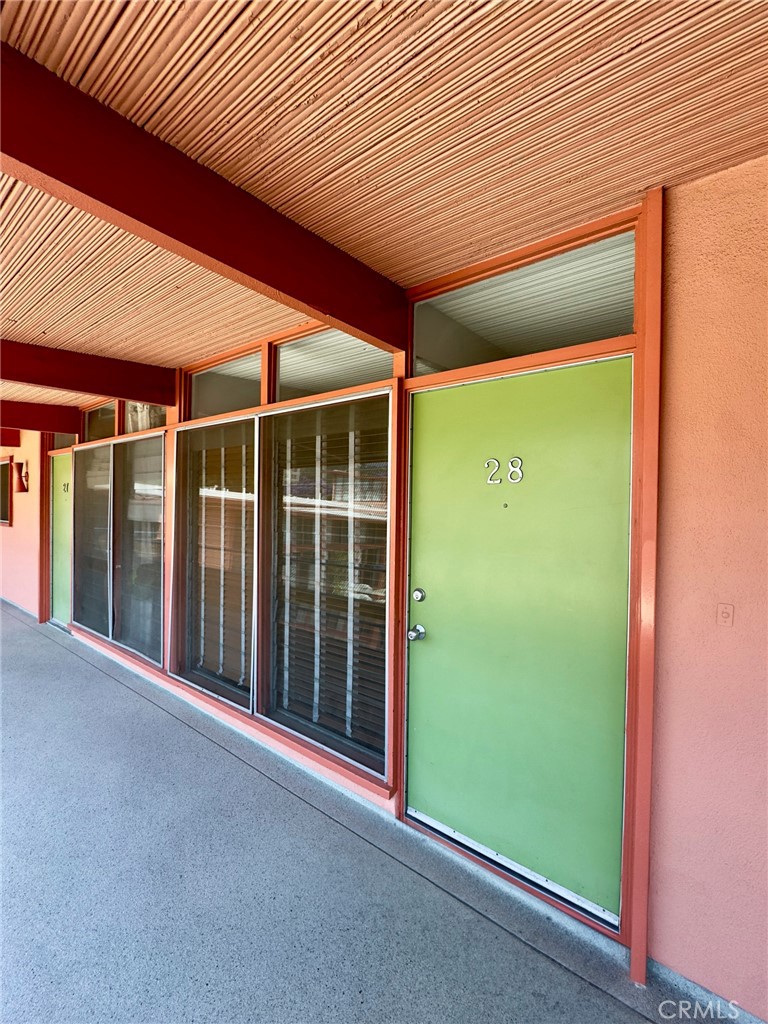 Properties 1 1400 N Hayworth Avenue 28