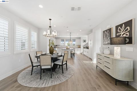 Photo of 4654 Vilana Street St, Livermore, CA 94551 (MLS # 41128708)